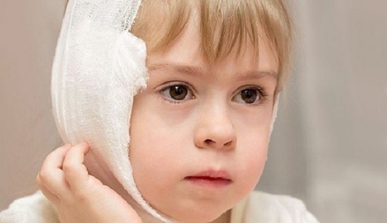 Как узнать болит ли ухо у годовалого ребенка thumbnail